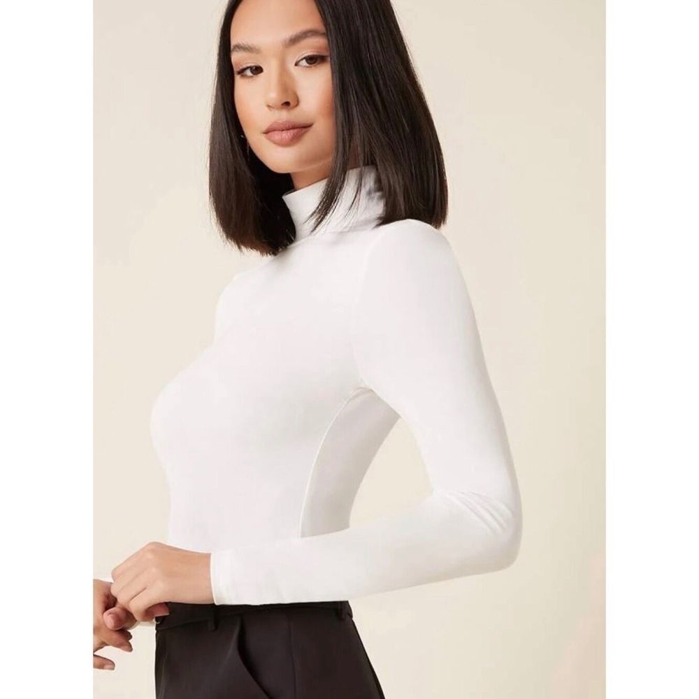 Basic High Neck Fitted Tee